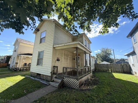 Homes For Sale - 807 Lexington Avenue<br/> Zanesville, OH 43701