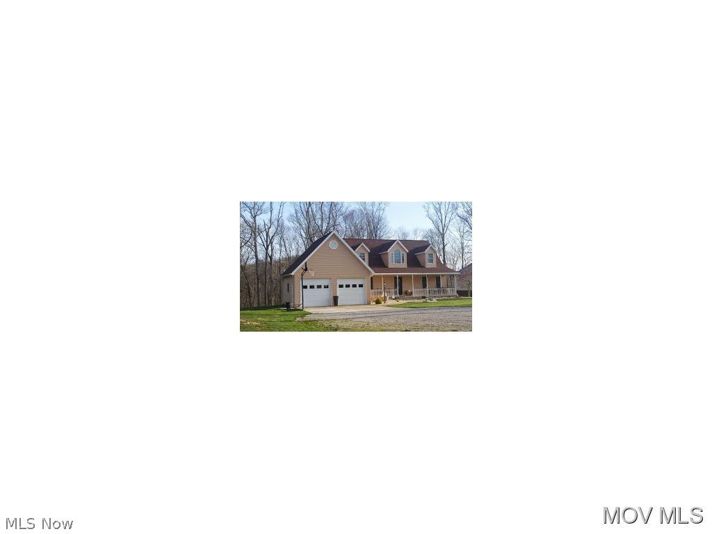 3 bedrooms, 2 1/2 baths on this postcard setting located a short distance from Parkersburg WV & Belpre OH. Sitting on nearly 2 acres, you have your own camping/fishing spot at the bottom of the property. Inside is absolutely immaculate & has great hardwoods, neutral decor & vaulted ceilings. Master bedroom is on 1st floor with a lovely master bath with walk-in closet. Elem: Little Hocking Elementary Scho Elem/Bus: Y JrHigh: Warren Middle JrHigh/Bus: Y High: Warren High School High/Bus: Y Fire: VOL Police: SHF PossFreeGas: N ;SQFT=Fin L1:1670, Fin L2:712, Fin Bsmt:476, Fin Above:2382, Fin Total:2858, Unfin Bsmt:1340, Unfin Above:1310;GAR= 2 Car Att