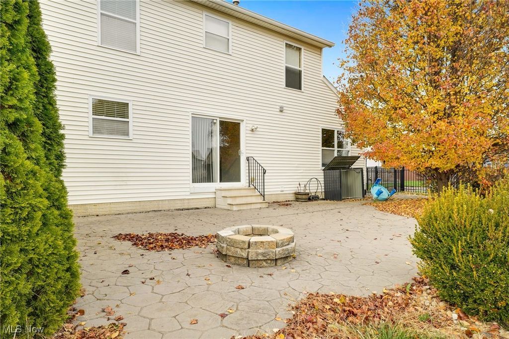 Photo of 38273 Pebble Lake Trail, North Ridgeville, OH 44039 (MLS # 5174852)