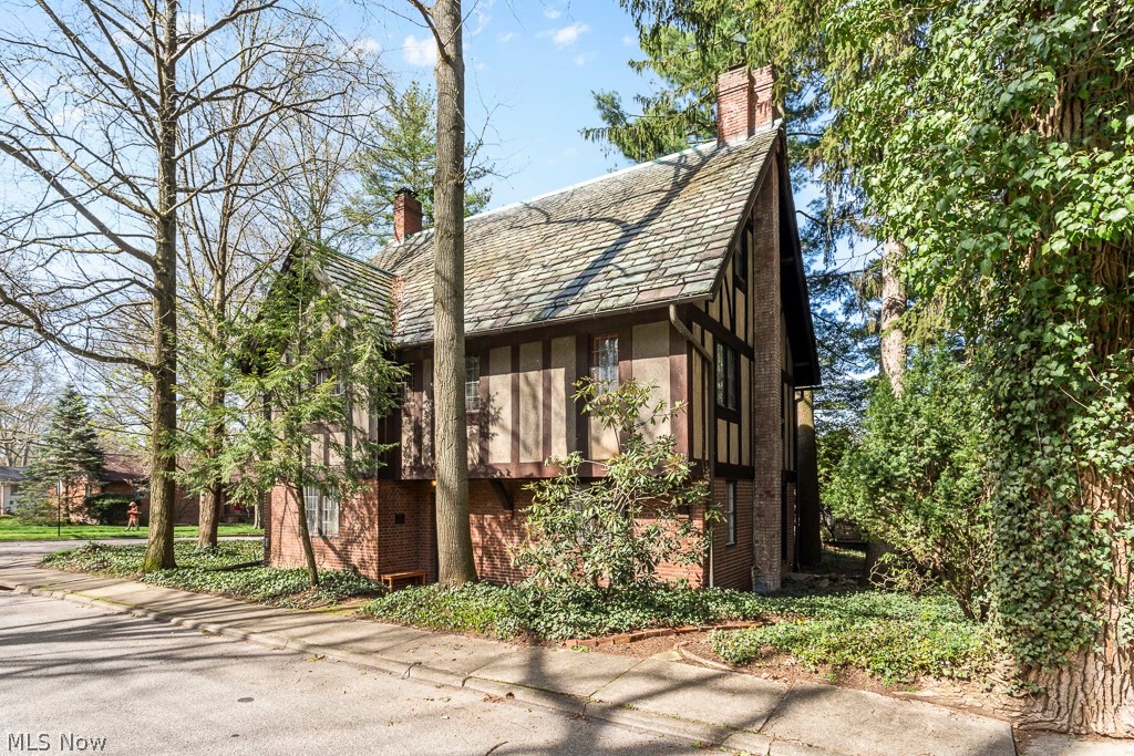 Kenilworth Manor - Residential