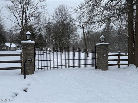 Tiny photo for 2655 Tibbetts Wick Road, Hubbard, OH 44425 (MLS # 5179228)