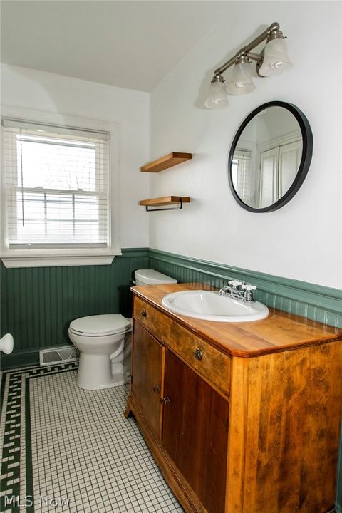 Tiny photo for 1580 Chesterland Avenue, Lakewood, OH 44107 (MLS # 5187861)