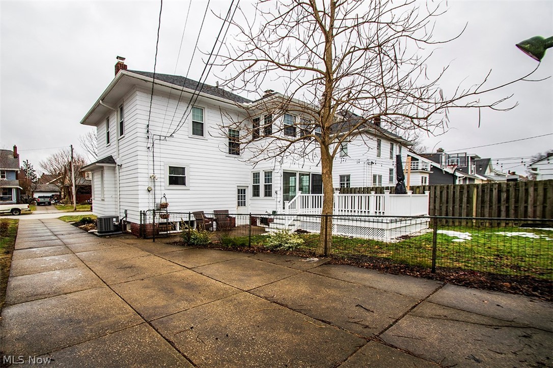 1580 Chesterland Avenue