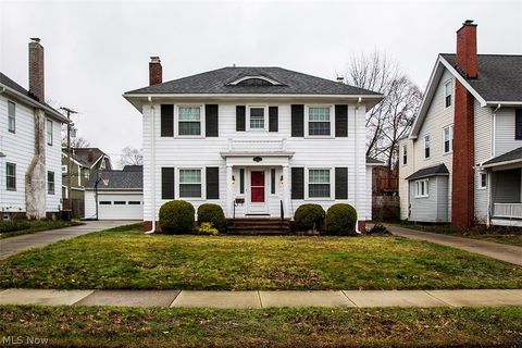 1580 Chesterland Avenue Lakewood OH 44107