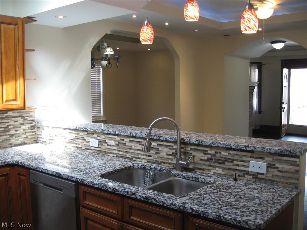 August Hands - Residential