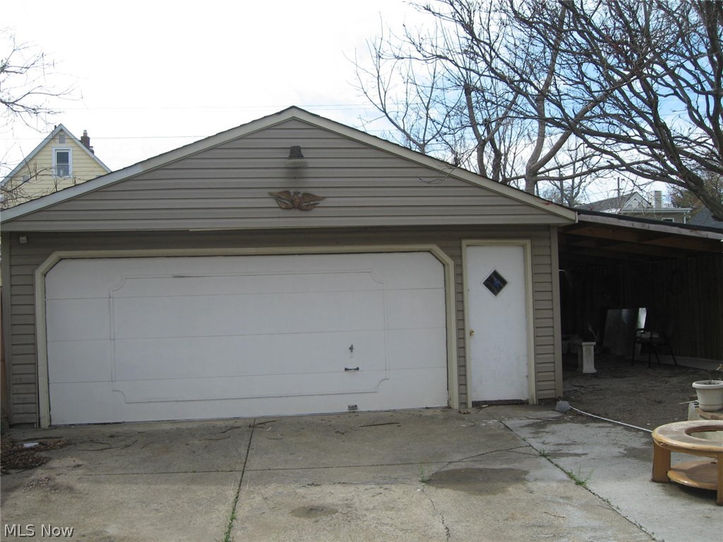 August Hands - Residential