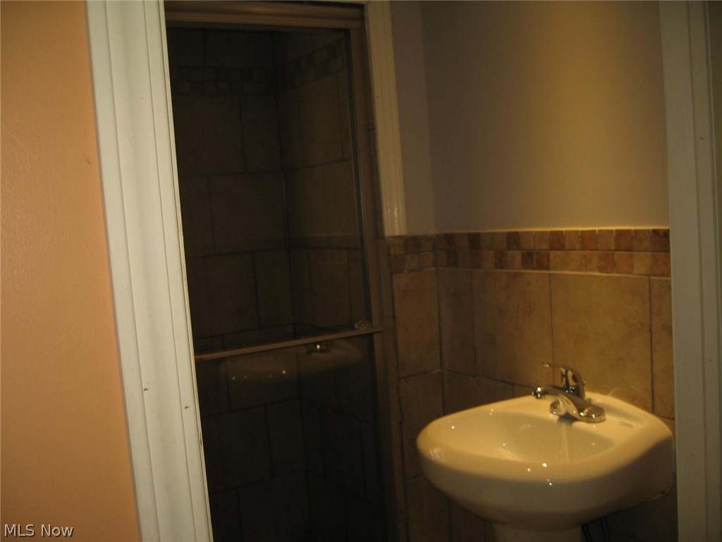 August Hands - Residential