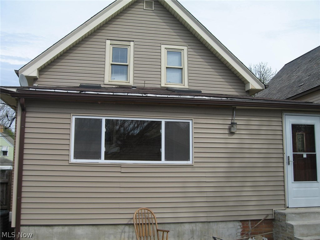 August Hands - Residential