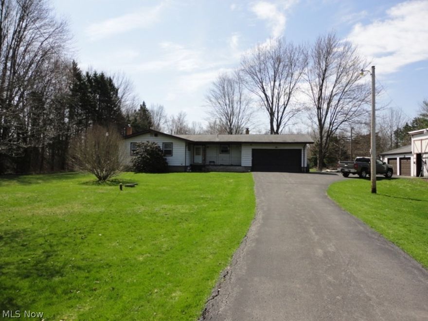 Ranch home on 2 Acres with Lots of Outbuildings!  There is a 2 car attached garage plus 2 garage/outbuildings, shelter for Motor home too!  Master bedroom has full master Bath, Hardwood floors under carpet, 200 AMP newer electric,  Newer windows in 2013.   Seller will pay up to $15,000 toward new septic system