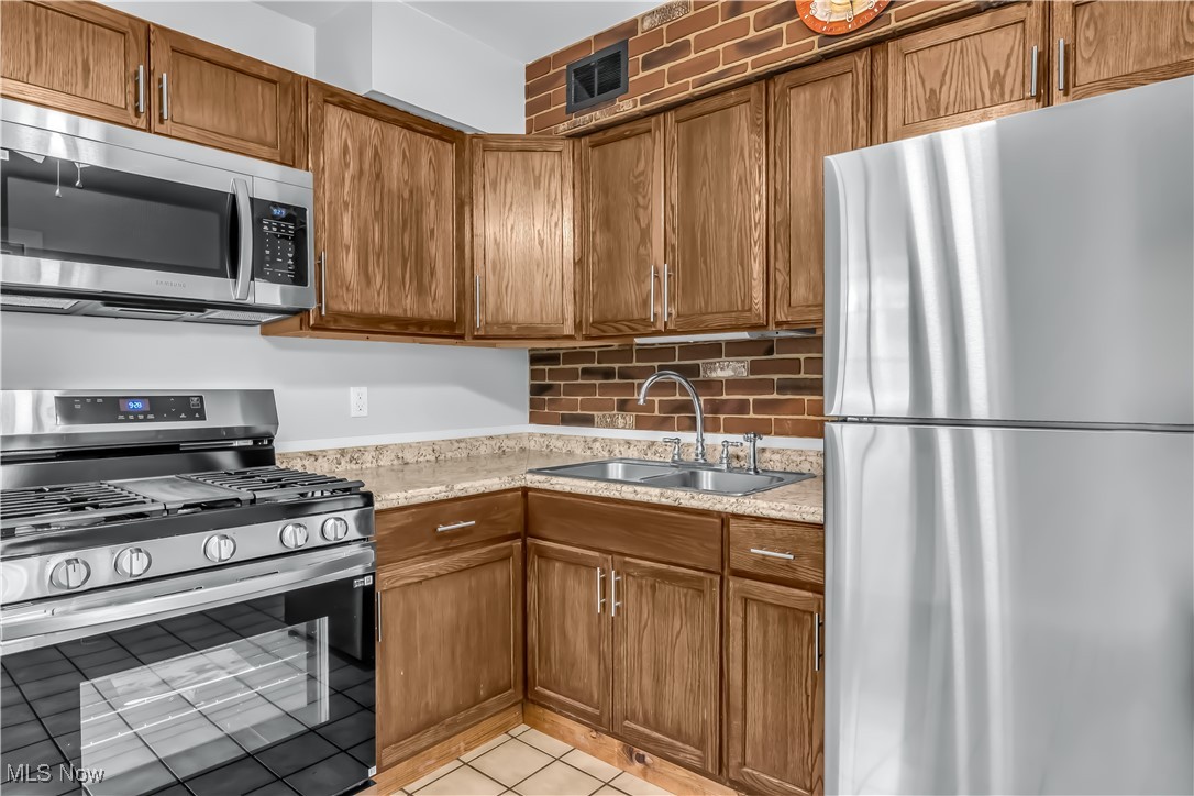 3304 Tangent Street, Youngstown, Ohio image 9