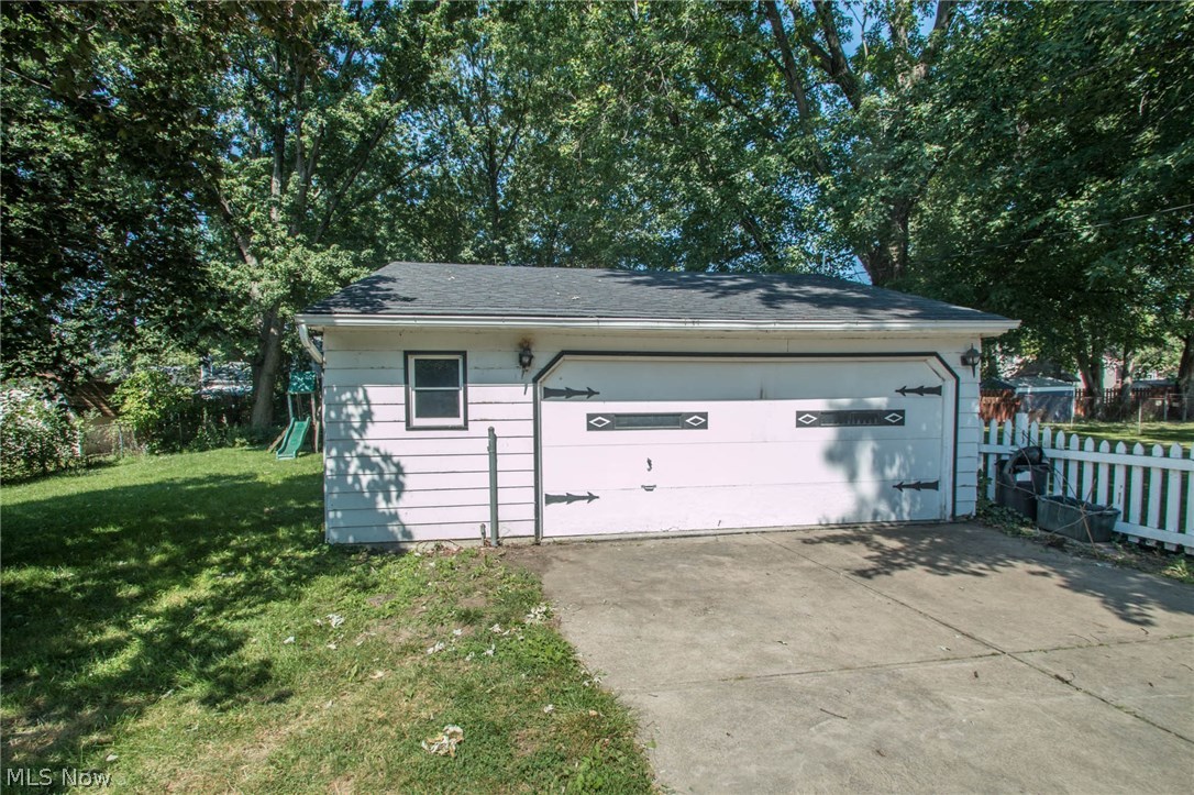 Breezy Hill 01 - Residential