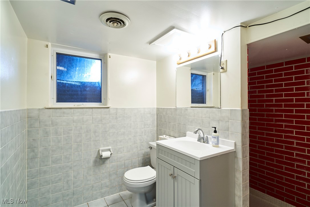 Saybrook, Ohio 44004, United States, 4 Bedrooms Bedrooms, ,4 BathroomsBathrooms,Residential,Active,215043