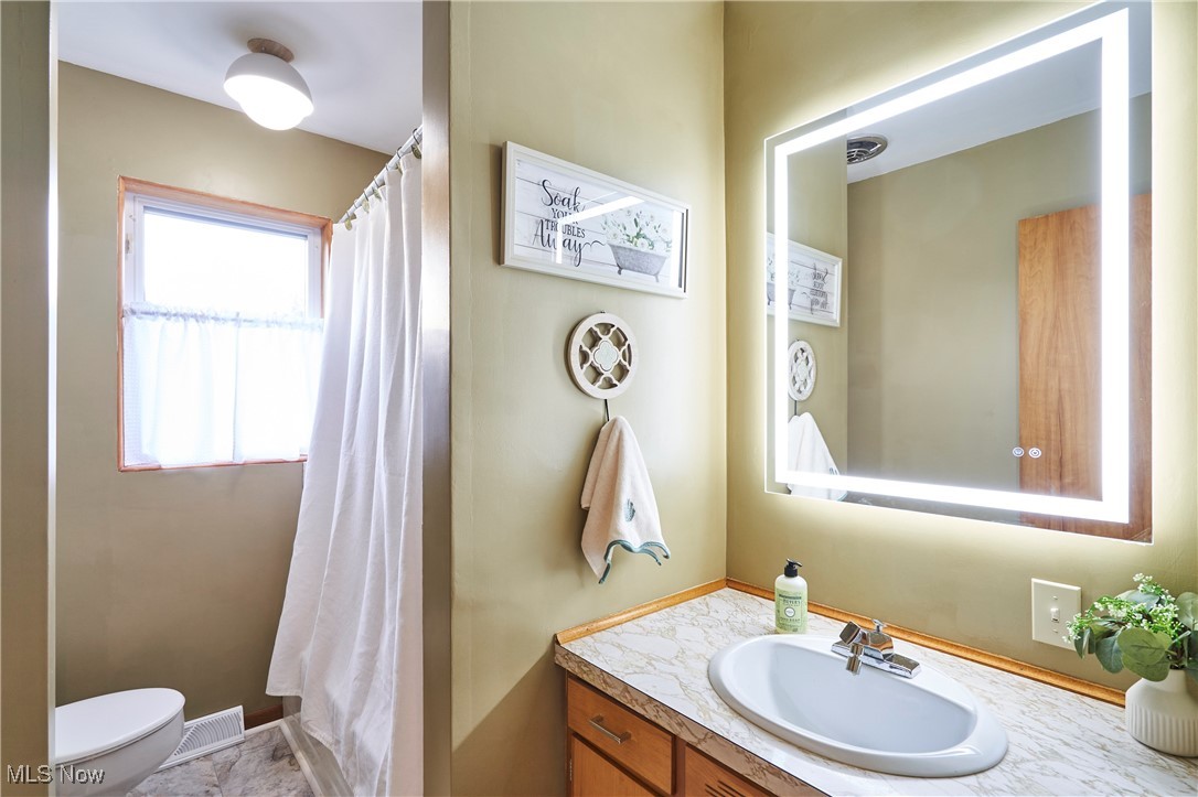 Saybrook, Ohio 44004, United States, 4 Bedrooms Bedrooms, ,4 BathroomsBathrooms,Residential,Active,215043