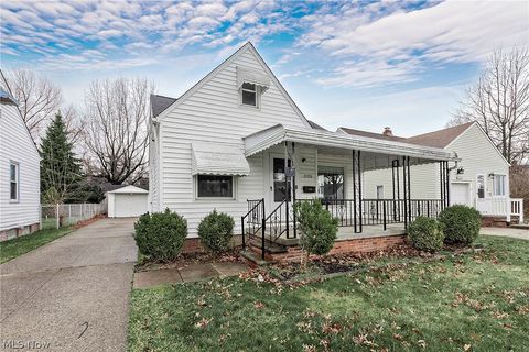 Homes For Sale - 25370 Drakefield Avenue<br/> Euclid, OH 44132