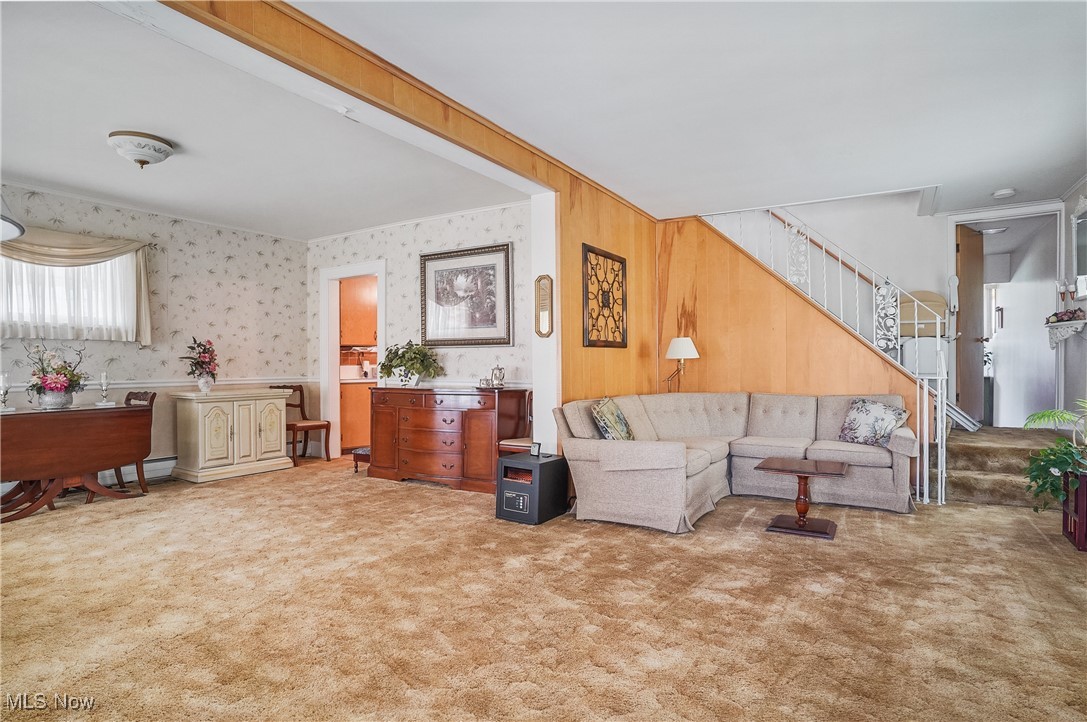 715 E Lincoln Way