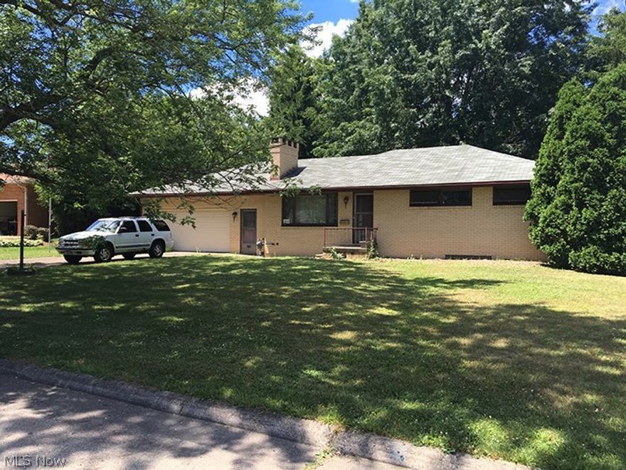 To settle the estate, all sells on location:  Tuesday – July 26, 2016 – 4:00 PM
Bruni Estate
Three-Bedroom Brick Ranch Home
TERMS ON REAL ESTATE: 10% down auction day, balance due at closing. Buyer's premium of 10% to be added to the final bid to establish the purchase price. Any desired inspections must be made prior to bidding. All information contained herein was derived from sources believed to be correct. Information is believed to be accurate but not guaranteed.