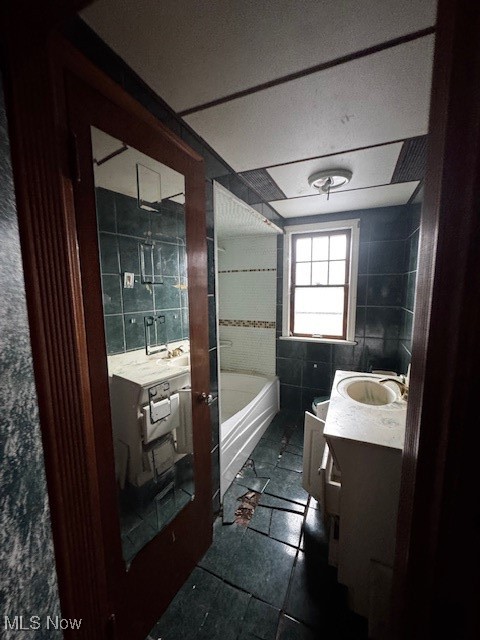 12100 Oakfield Avenue, Cleveland, Ohio image 6
