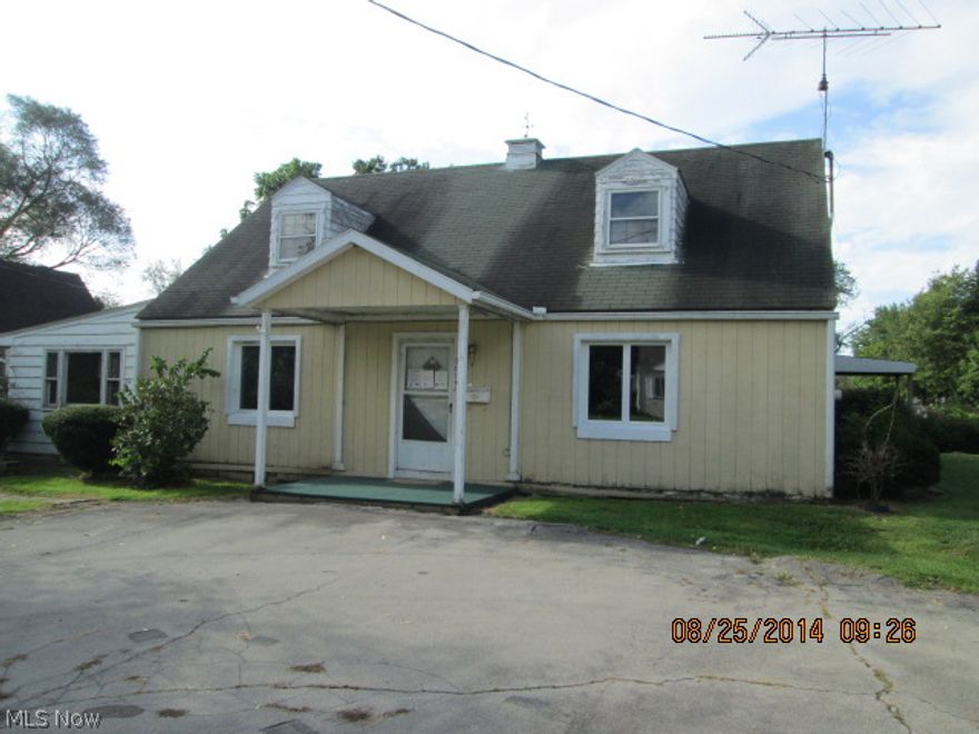 4 bedroom 2 1/2 bath home with large living room & kitchen plus additional living quarters w/ full bath, own furnace & Hwt. 2 story  45x52 garage with 1 overhead door.   This is a Fannie Mae HomePath property.