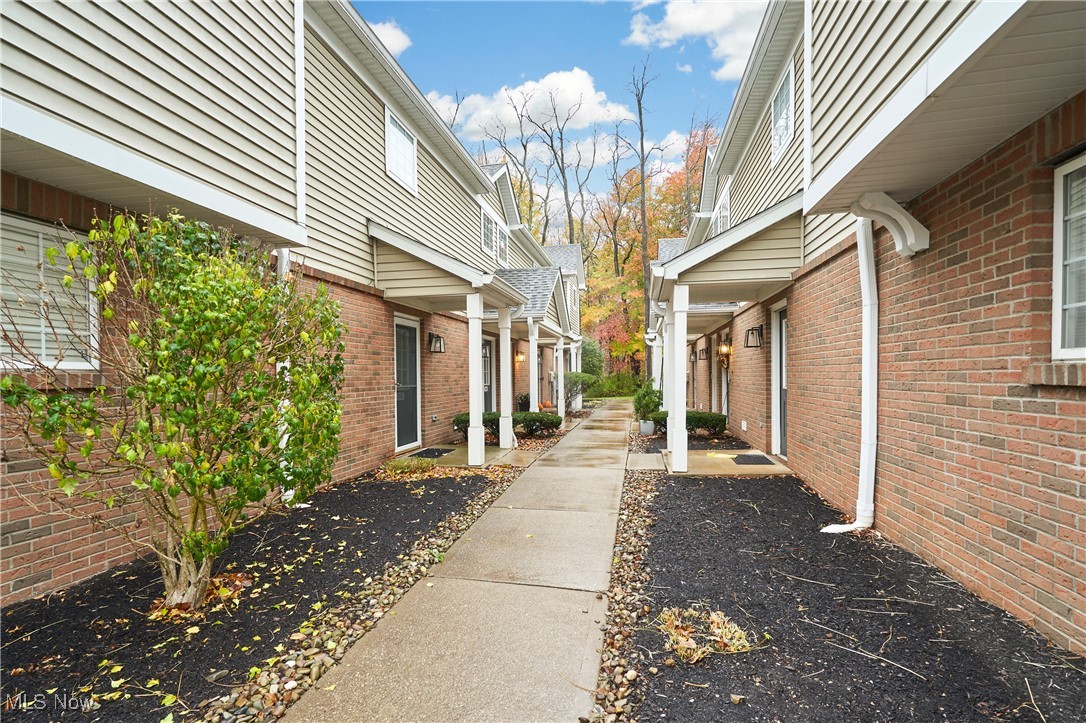 Lenox Village Condo Ph 02 - Residential