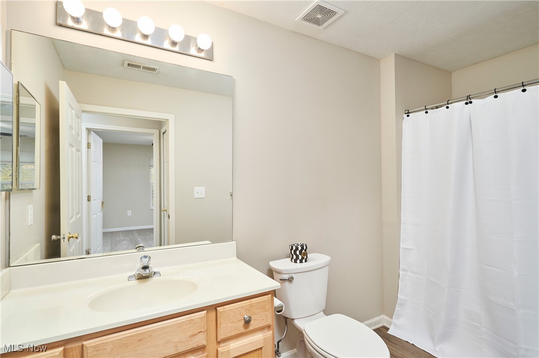 Lenox Village Condo Ph 02 - Residential
