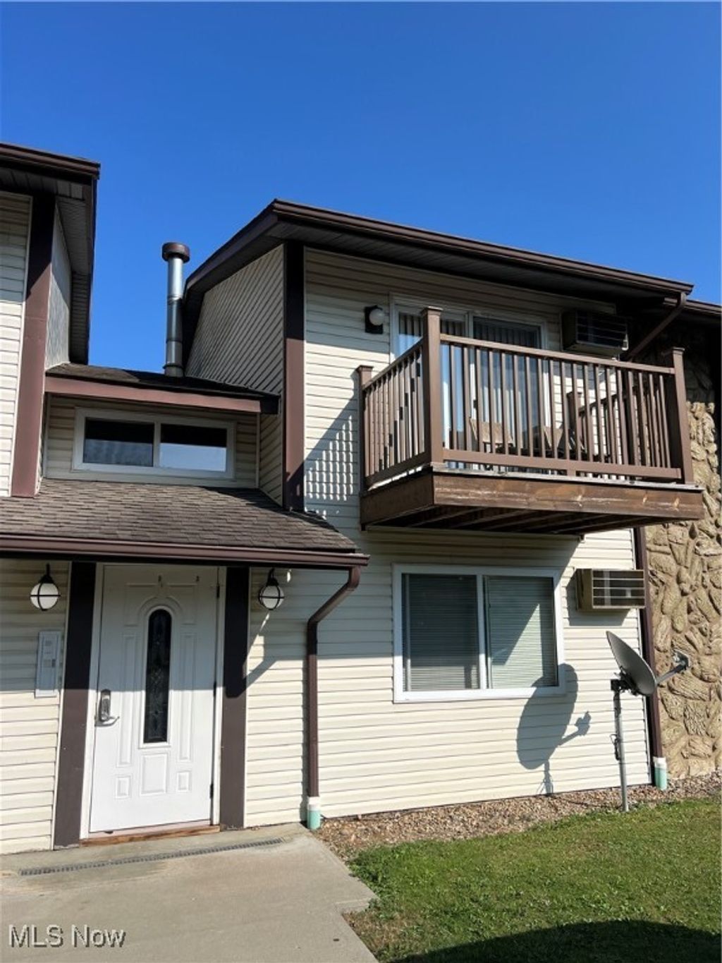 Photo of 3695 Indian Run Dr #8, Canfield, OH 44406 (MLS # 5174522)