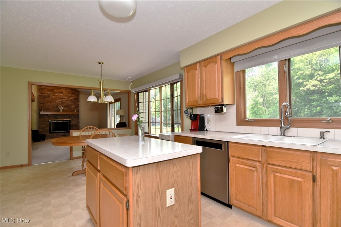 34700 Ada Drive, Solon, Ohio image 9