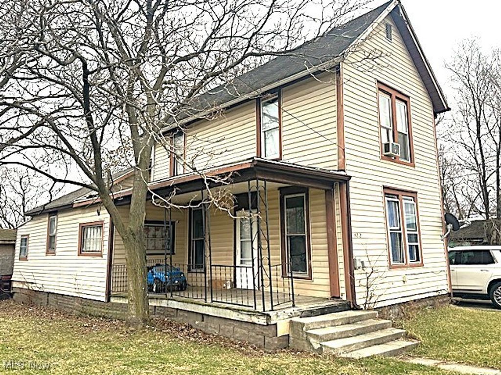 Photo of 922 N Jefferson Street, Lima, OH 45801 (MLS # 5183805)