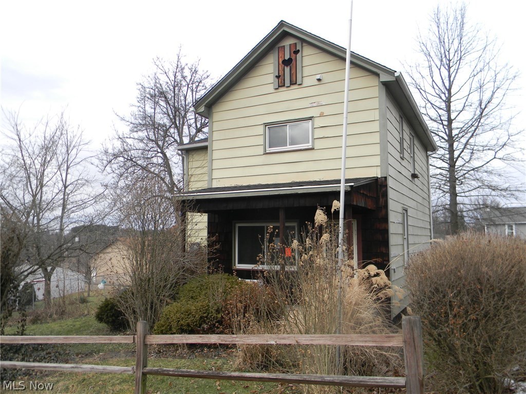 ONSITE COURT ORDERED SALE:
THURSDAY, MARCH 29, 4 PM -
841 Louise St.
East Liverpool, OH 43920 -
3 Bed, 1 Bath, 1280 SF;
Columbiana County 2017 CV 00389;
Parcel 37-02226.000;
NO SET MINIMUM OPENING BID;
The property is located in the City of East Liverpool,
County of Columbiana.
Register Onsite 1 Hour Before Auction w/ ID.
TERMS: 10% Buyer’s Fee Added (Minimum $1000);
$5,000 Deposit Cash/Check;
Purchaser shall be responsible for those costs, allowances,
and taxes that the proceeds of the sale are insufficient to cover. It is the bidder's responsibility to ascertain whether a property is being sold subject to matters that may adversely affect its value. A complete copy of the legal descriptions can be reviewed at Broker's Website.