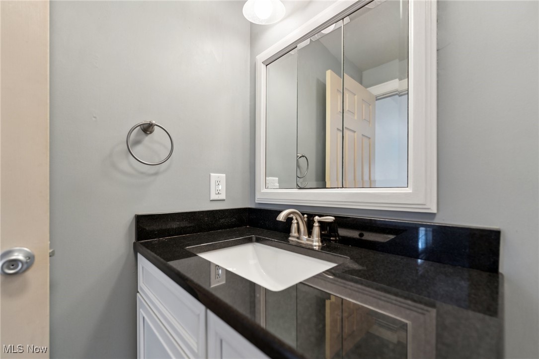 6114 Cabot Court, Mentor, Ohio image 24