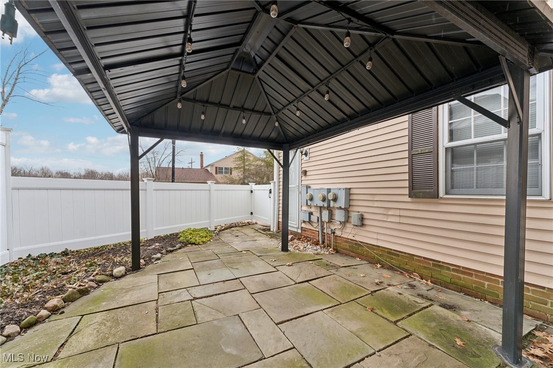6114 Cabot Court, Mentor, Ohio image 8