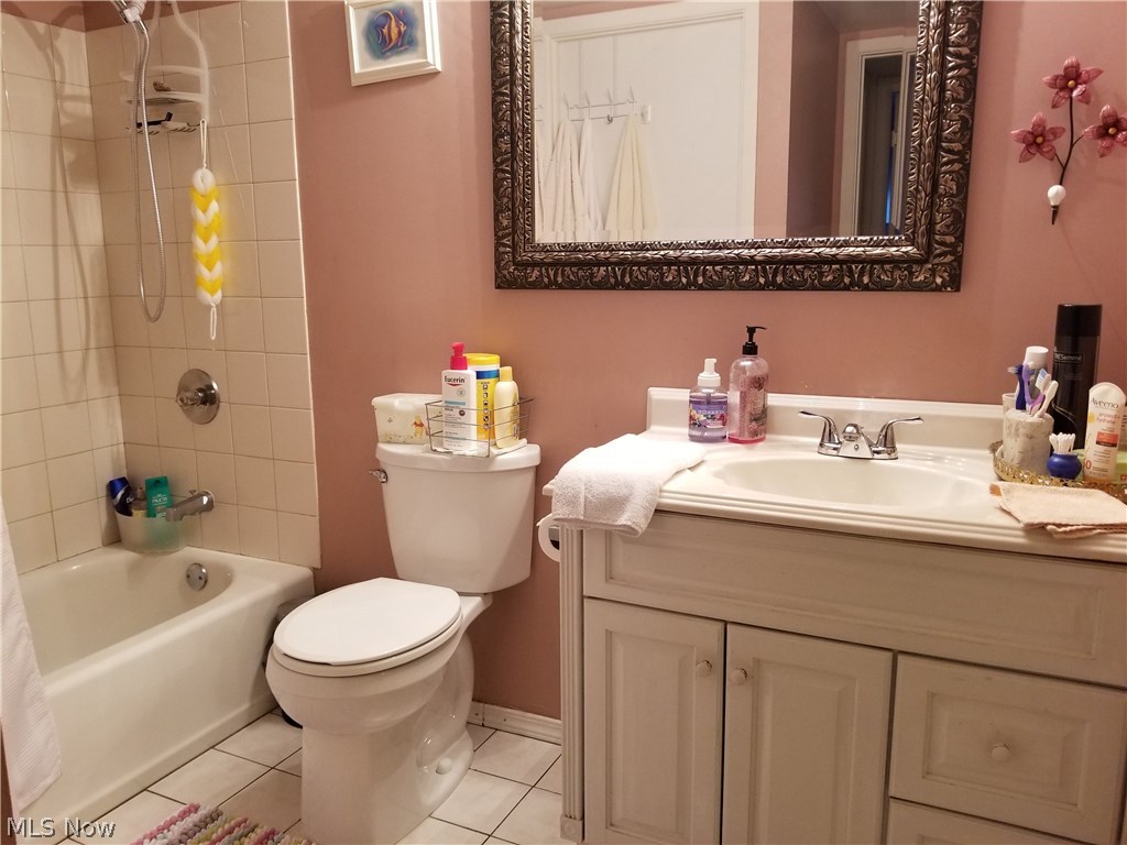 Woodridge Condo - Residential