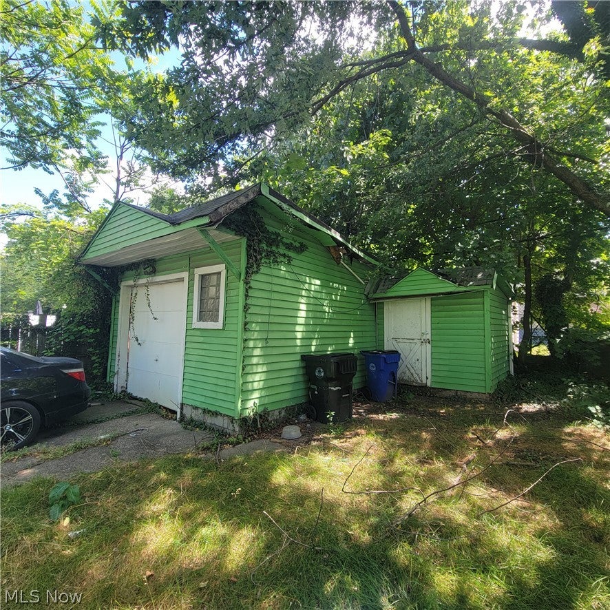 3641 E 104th Street