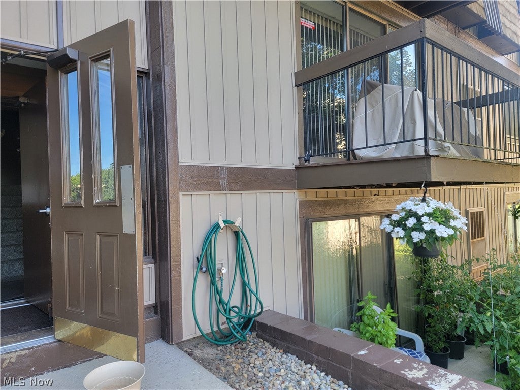 9610 Cove Drive B18