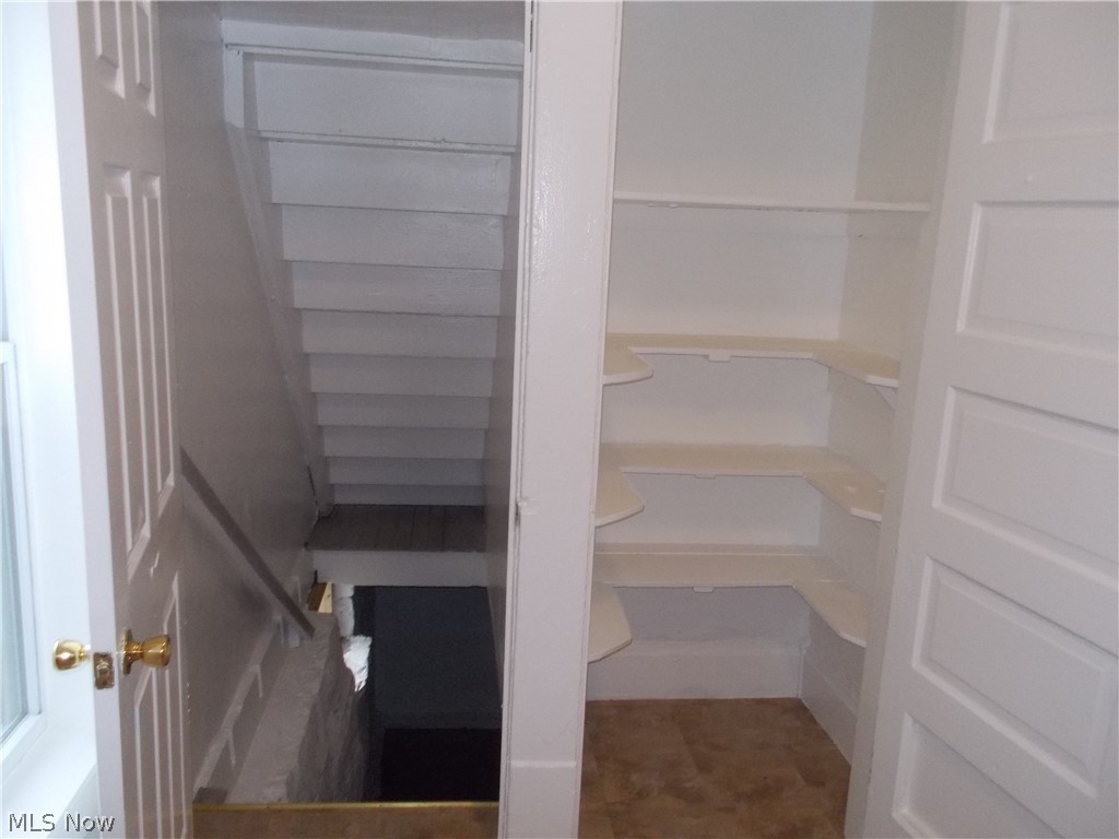 Falor - Residential Lease