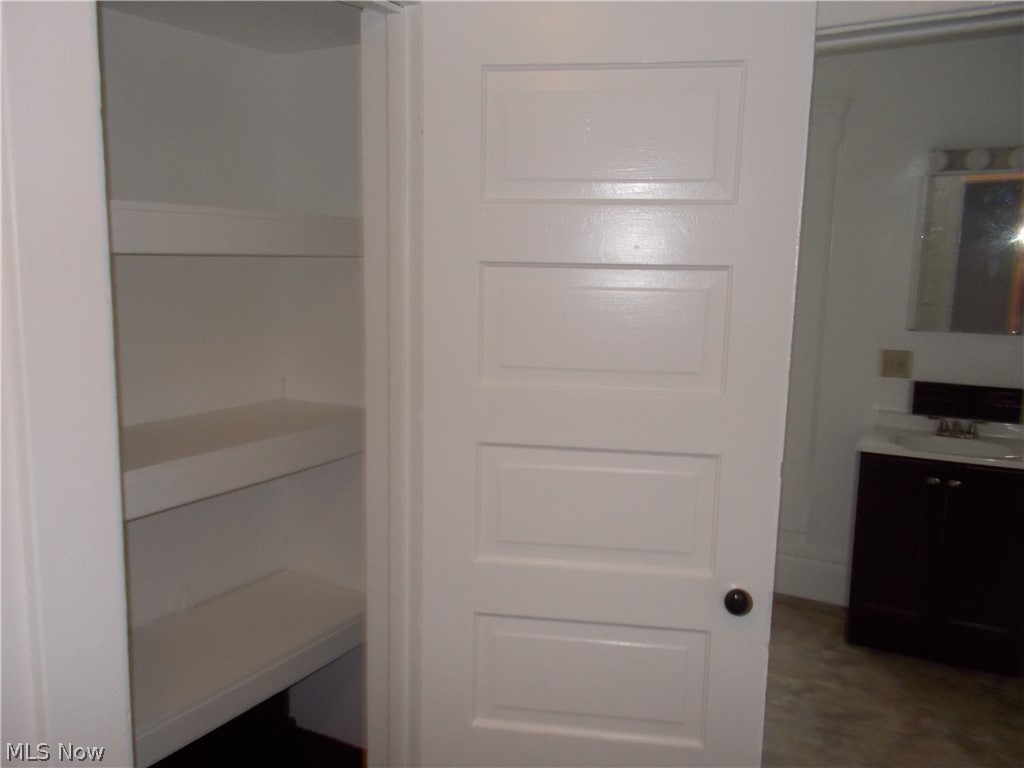 Falor - Residential Lease