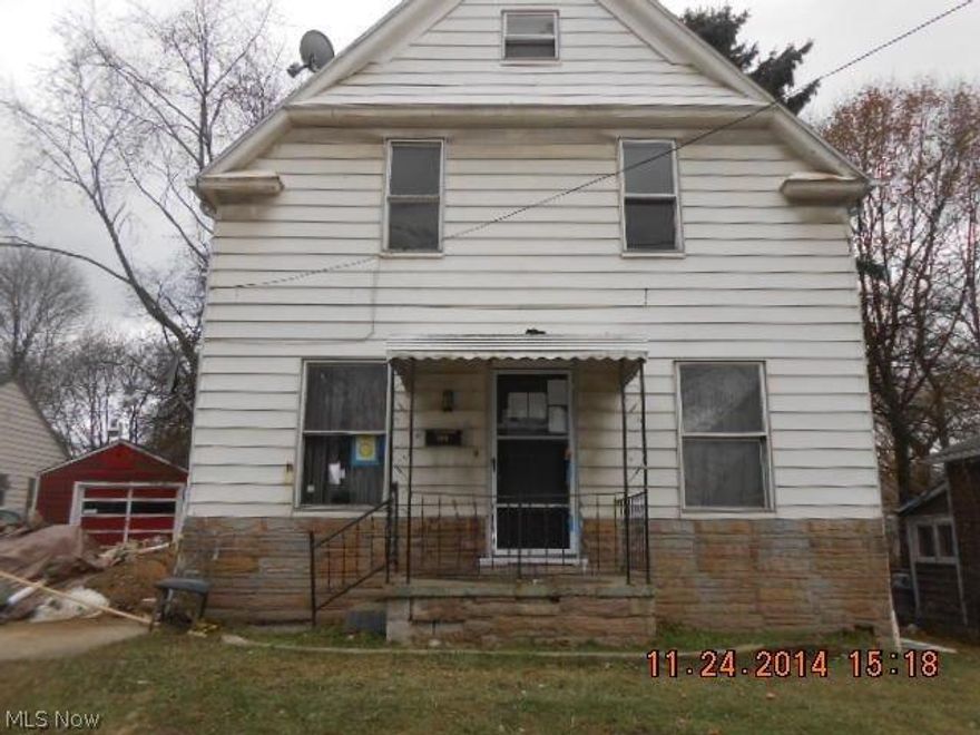 Nice 3 bedroom, 1 bath colonial on quiet dead end street.  This home has enclosed porch off large kitchen, nice fireplaced living room, formal dining room, nice bedrooms and 1 car detached garage. This is a Fannie Mae Homepath property. Call listing agent for details.  Selling as is where is. 1000.00 min EMD. Buyer responsible for any inspections and repairs needed