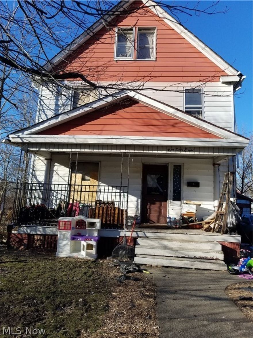 Different layout than typical homes in the area. full baths on 1st and 2nd. floor. 3 bedrooms.Tenants use dining room as one bedroom. Also the attic is finished and used as bedroom.  Roof is approx. 12 to 15 yrs. o;d. Front porch is in process of being replaced now. When porch roof is completed, the gutters & down spouts will be re attached and Owner is fixing garage door panels too. Modern gas forced air furnace,newer replacement door, some new drywall repairs are done inside. This property has a 1 & 1/2 car garage and a fenced in back yard. Tenants pay $375. and all the utilities. Tenants are happy and pay the rent. The tenants are cleaning up. Tenants have pets,

INVESTOR'S NUMBERS.... $3,149.00 Annual NOI, $2,294.96 Annual Cash Flow, 26.24% CAP Rate, 76.50% Cash on Cash Return (based on $375 per unit)