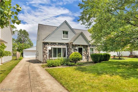 6877 Greenleaf Avenue, Parma Heights, OH 44130 - #: 5127702