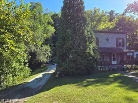 Homes For Sale - 958 Central Avenue<br/> Bellaire, OH 43906