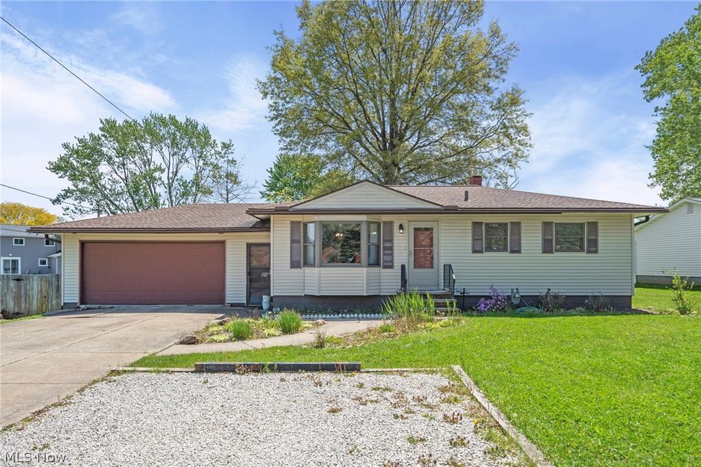 Photo of 1625 Andrea Drive, Brunswick, OH 44212 (MLS # 5210136)