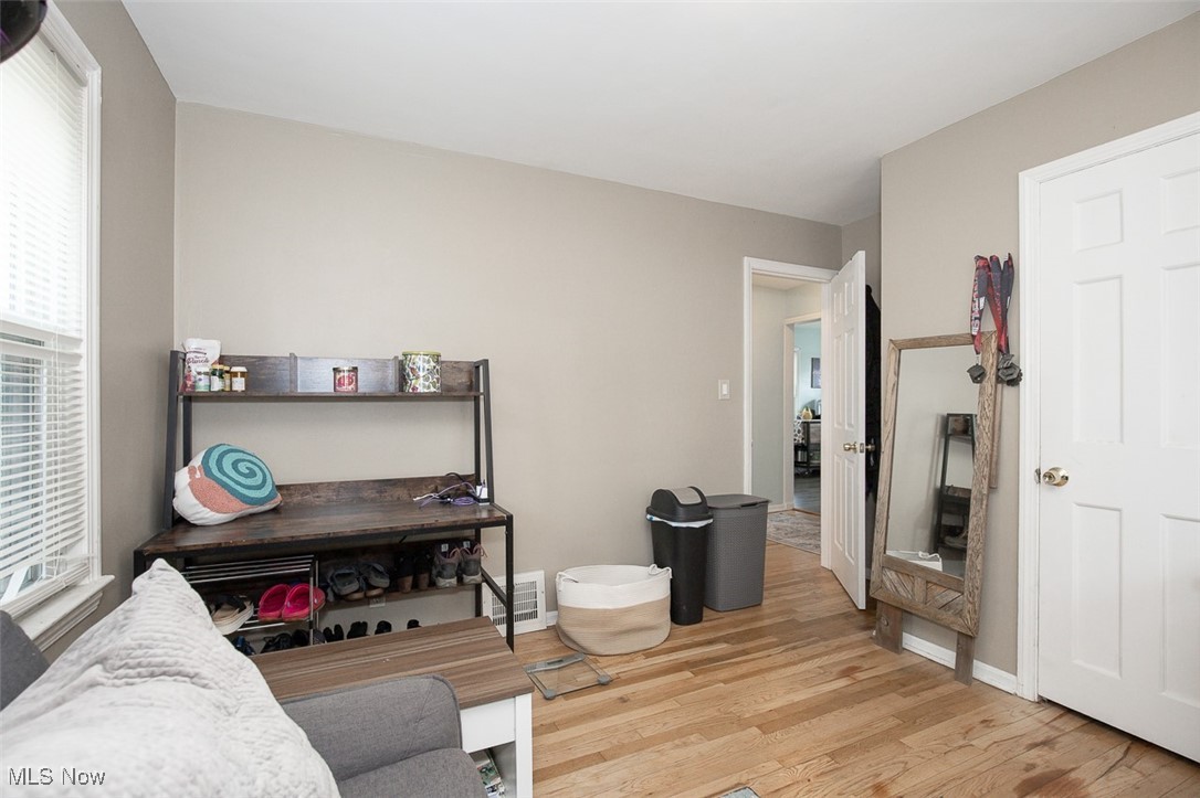 Bungalow - Residential