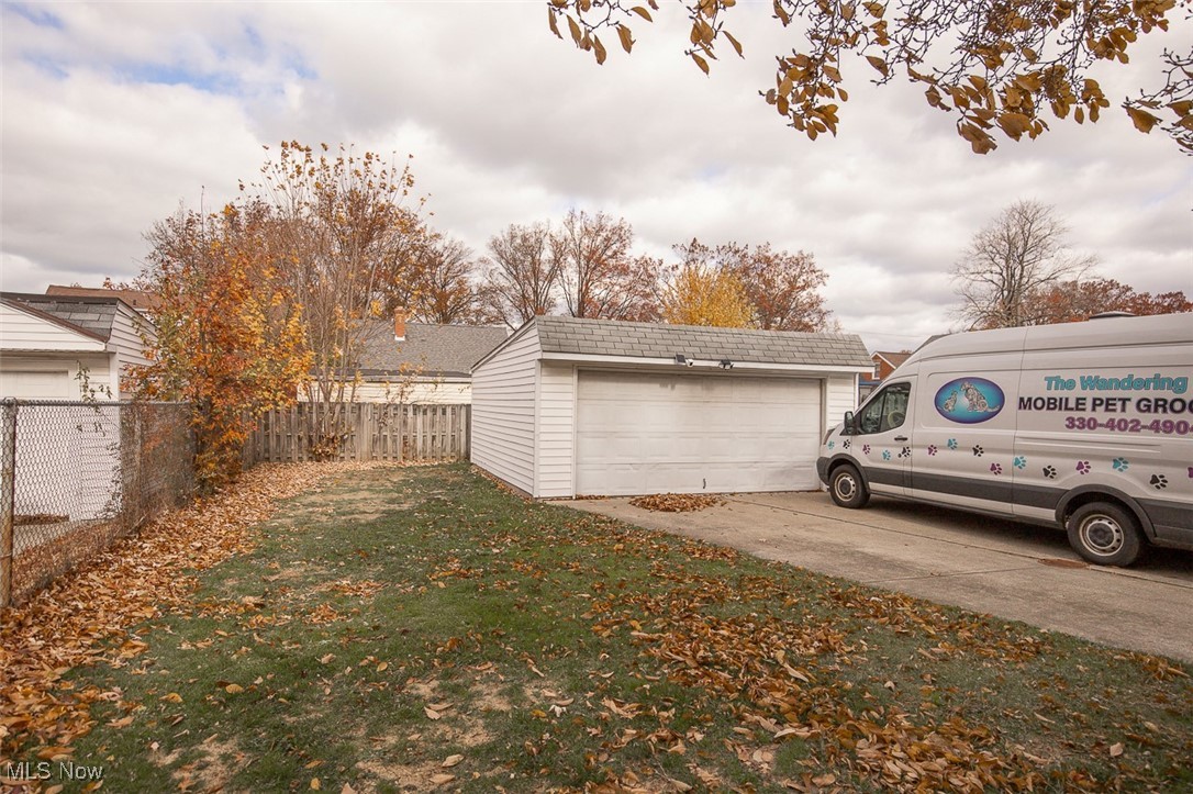 Bungalow - Residential