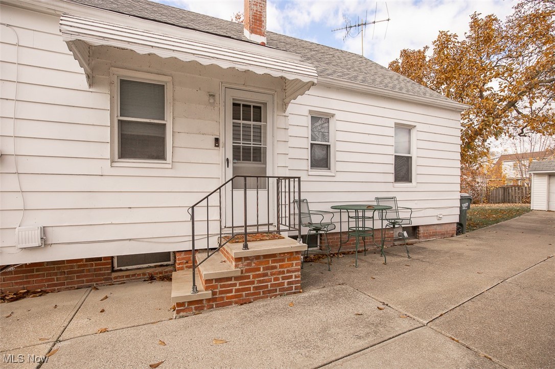 Bungalow - Residential