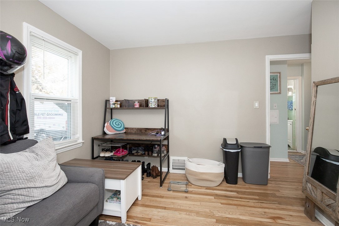 Bungalow - Residential