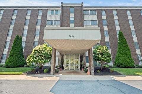 Condo For Sale - 3064 Kent Road #101<br/> Summit County, Stow, OH 44224