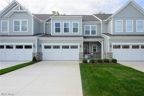 Townhouse For Sale - 651 South Port Drive<br/> Avon Lake, OH 44012