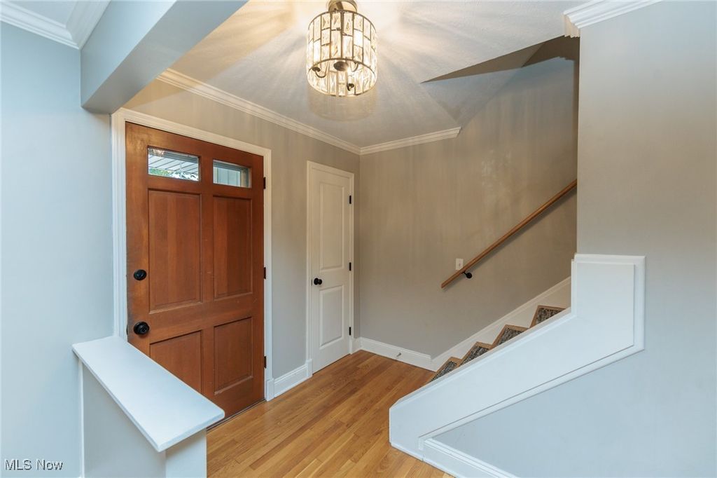 Photo of 30334 Manhasset Drive, Bay Village, OH 44140 (MLS # 5183215)