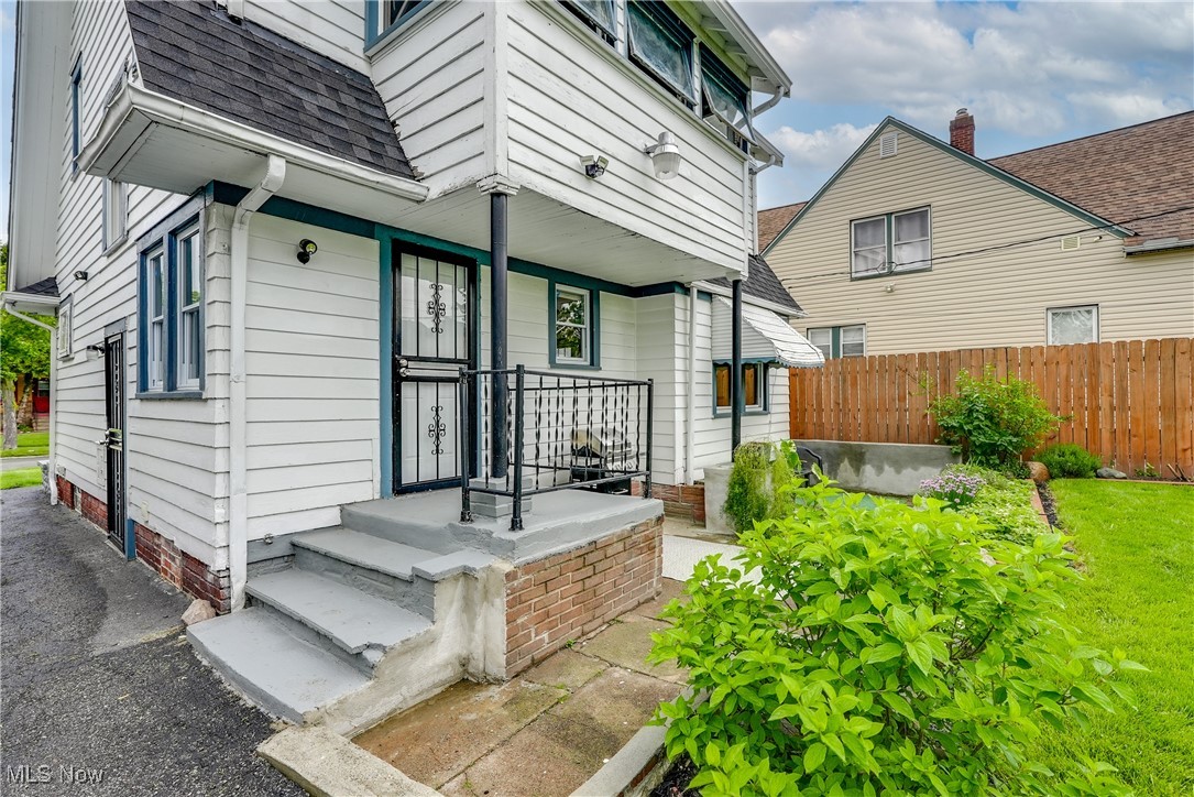 13400 Thornhurst Avenue, Garfield Heights, Ohio image 32