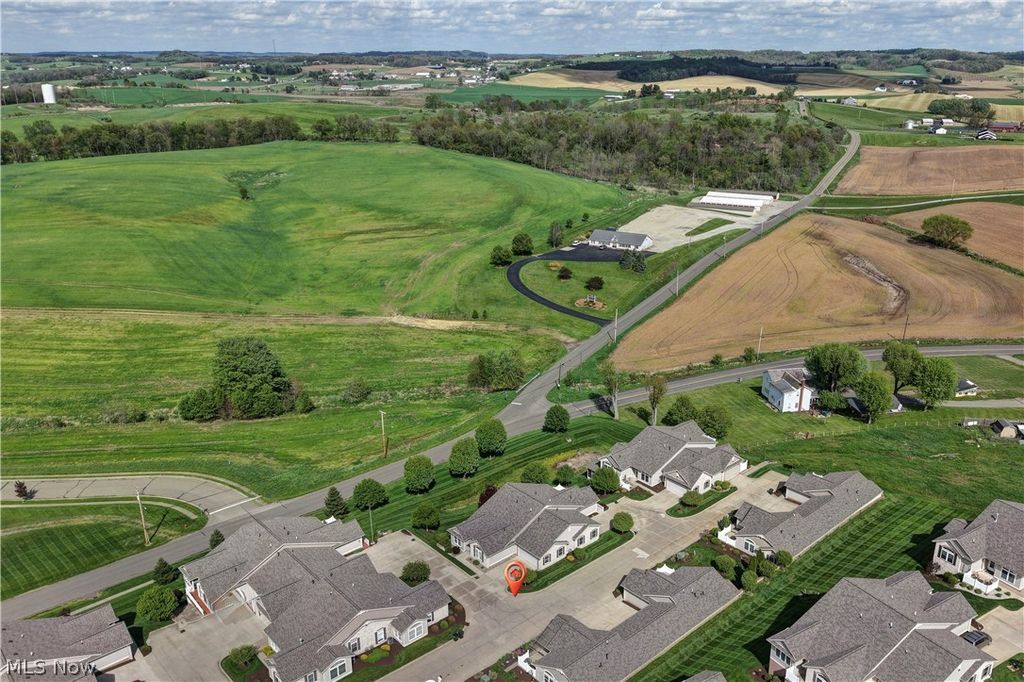 Photo of 181 Heritage Crossing XING SE, Sugarcreek, OH 44681 (MLS # 5205212)