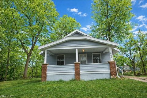 Homes For Sale - 980 W Laclede Avenue<br/> Youngstown, OH 44511